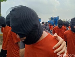 Super Ketat! Potret Pemindahan 88 Napi Berbahaya ke Lapas Nusakambangan