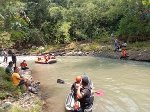 Pria Lansia Hilang Tenggelam di Sungai Cipelang Sukabumi Pria Lansia Hilang Tenggelam di Sungai Cipelang Sukabumi