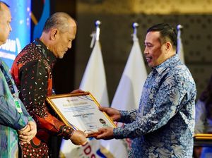 Pemprov Riau Dianugerahi Penghargaan Pelayanan Publik dari Ombudsman RI