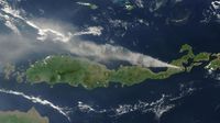 Potret Erupsi Gunung Lewotobi Laki-laki dari Satelit