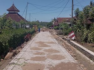 Program Pavingisasi di Pesanggaran Banyuwangi Terus Digalakkan Program Pavingisasi di Pesanggaran Banyuwangi Terus Digalakkan