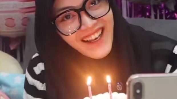 Putri Delina dan Bintang Putri Delina dan Bintang