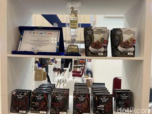 Rendang Payakumbuh Ini Dijual ke Amerika dan Raih Banyak Penghargaan Rendang Payakumbuh Ini Dijual ke Amerika dan Raih Banyak Penghargaan