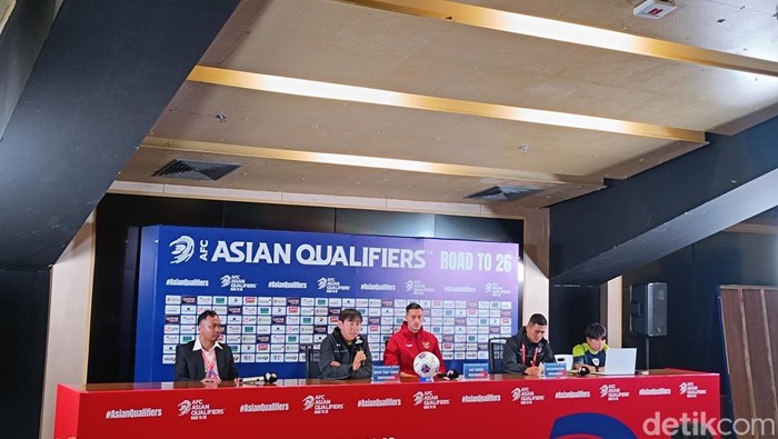 Shin Tae-yong saat memberikan keterangan, Kamis (14/11/2024) di Stadion Utama Gelora Bung Karno, Jakarta.
