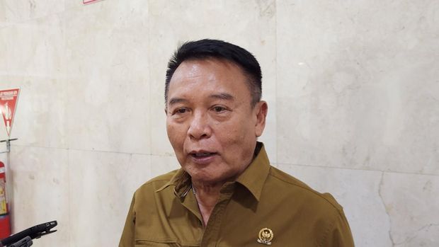 Anggota Komisi I dewan perwakilan rakyat F-PDIP, TB Hasanuddin, di kompleks parlemen, Senayan, Jakarta, Kamis (14/11/2024).