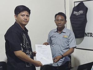 Kades Watangcani di Bone Dilaporkan ke Bawaslu Usai Diduga Kampanyekan Cabup Kades Watangcani di Bone Dilaporkan ke Bawaslu Usai Diduga Kampanyekan Cabup