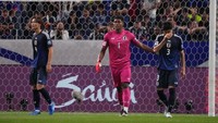 Zion Suzuki - Parma. Sudah beberapa waktu MU dikaitkan dengan kiper Timnas Jepang ini, bahkan sebelum ia mulai merumput di Italia sejak 2024. Foto: Getty Images/Kaz Photography