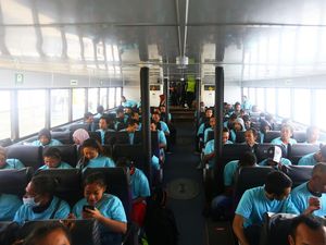 Bekal Sebelum Terbang: Harapan di Balik Mimpi Hidup Sejahtera Pekerja Migran Bekal Sebelum Terbang: Harapan di Balik Mimpi Hidup Sejahtera Pekerja Migran