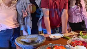 Aliando Syarief Kompak Makan Bareng Teman Selebriti