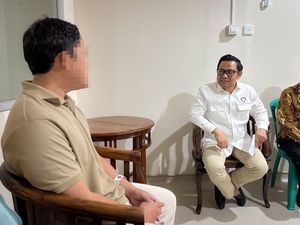 Kunjungi Korban Judol di RSCM, Cak Imin Sebut Akan Ada Bantuan Pemerintah Kunjungi Korban Judol di RSCM, Cak Imin Sebut Akan Ada Bantuan Pemerintah