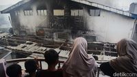 Gudang Wallpaper di Muara Baru Jakarta Utara Terbakar