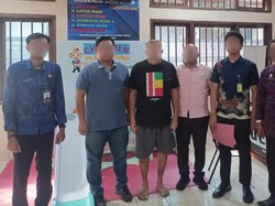 Bule Belanda Ribut dengan Pacar, Diciduk Imigrasi Deh!