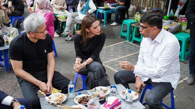 Jensen Huang Makan Gultik bareng bos Indosat