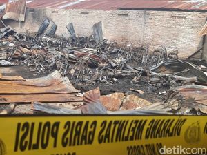 Pemilik Parkiran Terbakar Hanguskan 36 Motor di Boyolali Ngaku Syok Pemilik Parkiran Terbakar Hanguskan 36 Motor di Boyolali Ngaku Syok