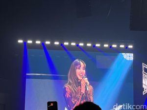 Lisa Buka Fan Meetup di Jakarta dengan Letusan!