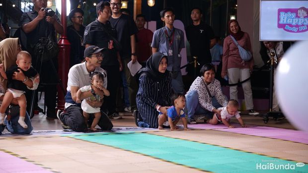 Lomba merangkak Olimpiade Balita