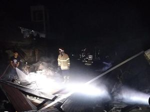 Parkiran Karyawan Pabrik di Boyolali Terbakar, 36 Motor Ludes Parkiran Karyawan Pabrik di Boyolali Terbakar, 36 Motor Ludes