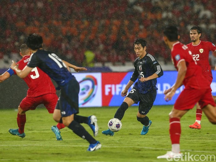 Timnas Indonesia tak berkutik saat menjamu Timnas Jepang. Begitu 90 menit laga tuntas, Samurai Biru menang telak 4-0 atas Garuda, Jumat (15/11/2024).