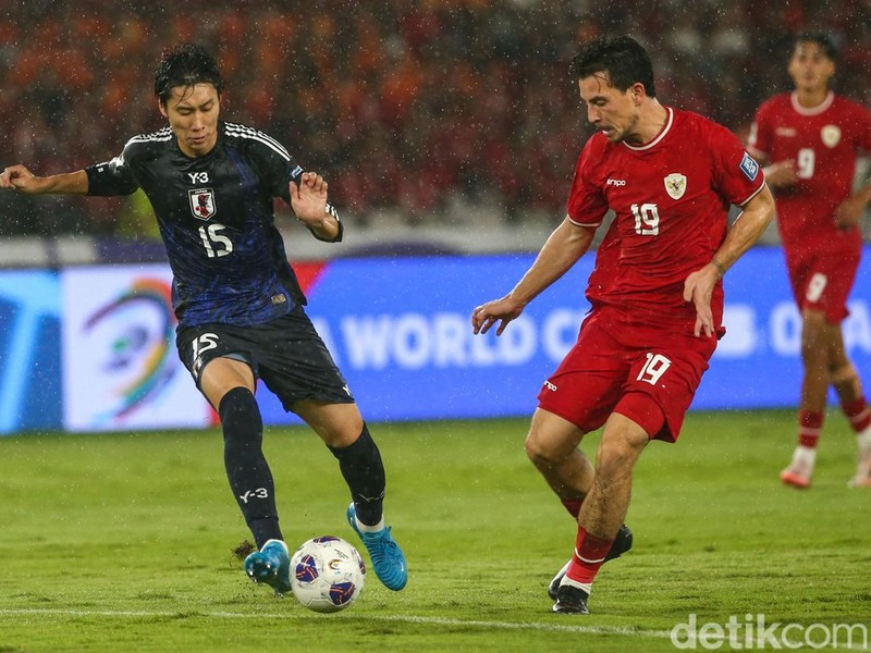 Timnas Indonesia tak berkutik saat menjamu Timnas Jepang. Begitu 90 menit laga tuntas, Samurai Biru menang telak 4-0 atas Garuda, Jumat (15/11/2024).