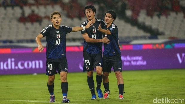 Timnas Indonesia tak berkutik saat menjamu Timnas Jepang. Begitu 90 menit laga tuntas, Samurai Biru menang telak 4-0 atas Garuda, Jumat (15/11/2024).