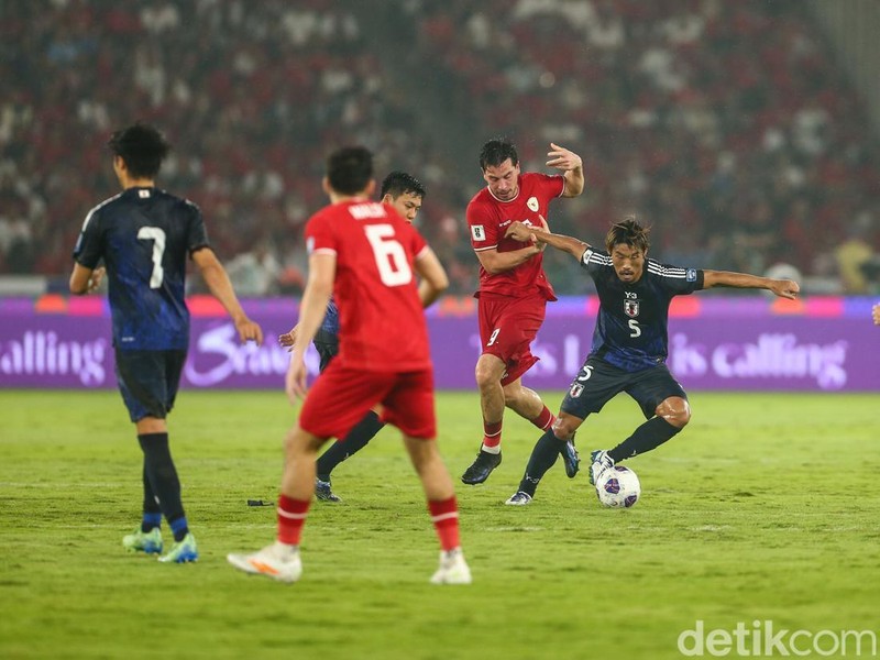Timnas Indonesia tak berkutik saat menjamu Timnas Jepang. Begitu 90 menit laga tuntas, Samurai Biru menang telak 4-0 atas Garuda, Jumat (15/11/2024).