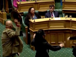 Video: Protes RUU Kontroversial, Legislator Selandia Baru Tari Haka