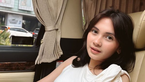 8 Foto Richelle Adik Sandrinna Michelle, Digosipkan Jadi Pacar Baru Aliando 8 Foto Richelle Adik Sandrinna Michelle, Digosipkan Jadi Pacar Baru Aliando