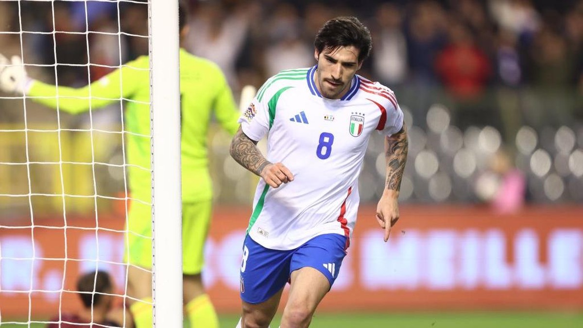 Sandro Tonali bikin gol pertamanya untuk Timnas Italia (Photonews via Getty Images/Photonews)