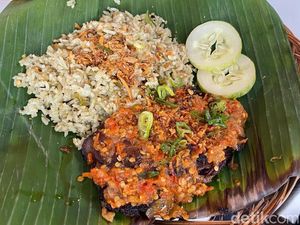 sengOseng: Pedas Nikmat! Oseng Sengkel Sambal Bawang Pakai Nasi Ijo sengOseng: Pedas Nikmat! Oseng Sengkel Sambal Bawang Pakai Nasi Ijo