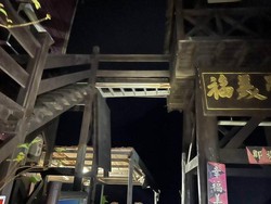 Tangga Jembatan Gantung Runtuh, 1 Turis Tewas & 4 Lainnya Terluka