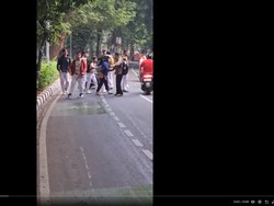 Hati-hati, Ada Tumpahan Oli di Sekitar Tebet Eco Park Jaksel