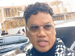 Uya Kuya Ngaku Sedih Kucing di Rumahnya Dijarah Massa Uya Kuya Ngaku Sedih Kucing di Rumahnya Dijarah Massa