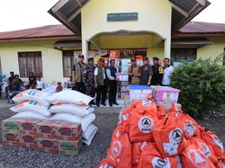 Warga Terisolasi Akibat Erupsi, BNPB Salurkan Bantuan ke Desa Lewotobi