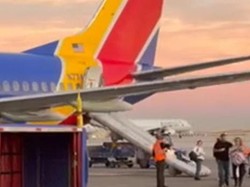 Baterai HP Terbakar, Penumpang Pesawat Southwest Dievakuasi