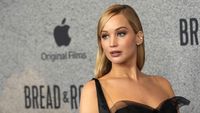 Foto: Jennifer Lawrence yang Makin Glowing di Kehamilan Kedua