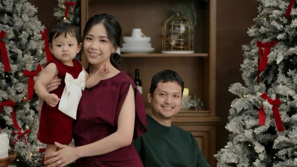 7 Pemotretan Natal Jessica Tanoesoedibjo & Keluarga, Baby Julia Curi Atensi 7 Pemotretan Natal Jessica Tanoesoedibjo & Keluarga, Baby Julia Curi Atensi