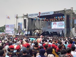 Dimyati Kampanye Akbar di Cilegon, Warga Curhat Tak Mampu Tebus Ijazah Anak