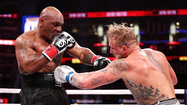  Jake Paul vs. Mike Tyson at AT&T Stadium on November 15, 2024 in Arlington, Texas.   Al Bello/Getty Images for Netflix  2024/AFP (Photo by AL BELLO / GETTY IMAGES NORTH AMERICA / Getty Images via AFP)