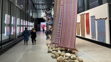 Pesona Pameran 'The Flying Cloth': Saat Sejarah dan Fashion Berpadu dengan Memukau