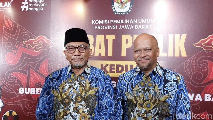 Paslon Pilgub Jabar Ahmad Syaikhu dan Ilham Habibie di debat publik kedua Pilgub Jabar 2024 Paslon Pilgub Jabar Ahmad Syaikhu dan Ilham Habibie di debat publik kedua Pilgub Jabar 2024