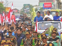 Meriah! Pawai Jokowi & Luthfi-Yasin di Tegal Disuguhi Penampilan Seni