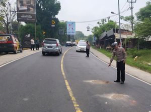 Motor Oleng Lalu Terjatuh, Desi Tewas Saat Melintas Gronggong Cirebon Motor Oleng Lalu Terjatuh, Desi Tewas Saat Melintas Gronggong Cirebon