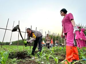 Dukung Program Asta Cita, Kapolresta Malang Kota Turun Langsung Tanam Jagung