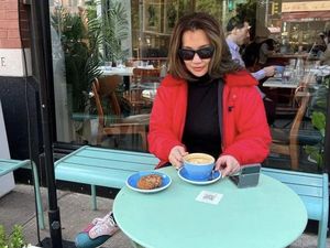 Momen Reza Artamevia Ngopi di New York hingga Makan di Rumah Raffi Ahmad