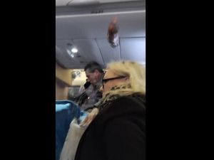 Detik-detik Penumpang Histeris gegara Turbulensi Parah Pesawat Tujuan AS