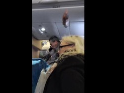 Detik-detik Penumpang Histeris gegara Turbulensi Parah Pesawat Tujuan AS