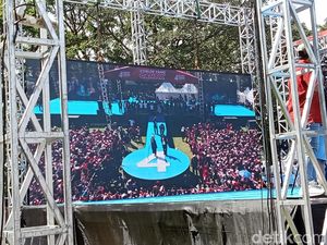 Kampanye Akbar di Halut, Sherly Ungkap Makna Angka 72 di Kaos Benny Laos Kampanye Akbar di Halut, Sherly Ungkap Makna Angka 72 di Kaos Benny Laos