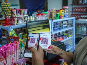 Kepulauan Anambas Makin Modern, Bayar Jajan Bisa Pakai QRIS Kepulauan Anambas Makin Modern, Bayar Jajan Bisa Pakai QRIS