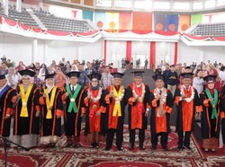 UNJA Resmi Kukuhkan 8 Guru Besar, Berikut Daftarnya