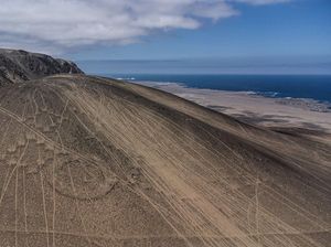 Duh, Geoglif di Gurun Raksasa Chile Dirusak Kendaraan Off-Road Duh, Geoglif di Gurun Raksasa Chile Dirusak Kendaraan Off-Road